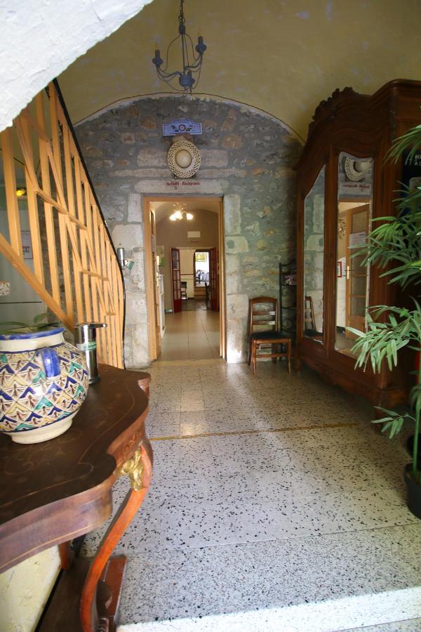Auberge De La Couronne Lablachère Εξωτερικό φωτογραφία