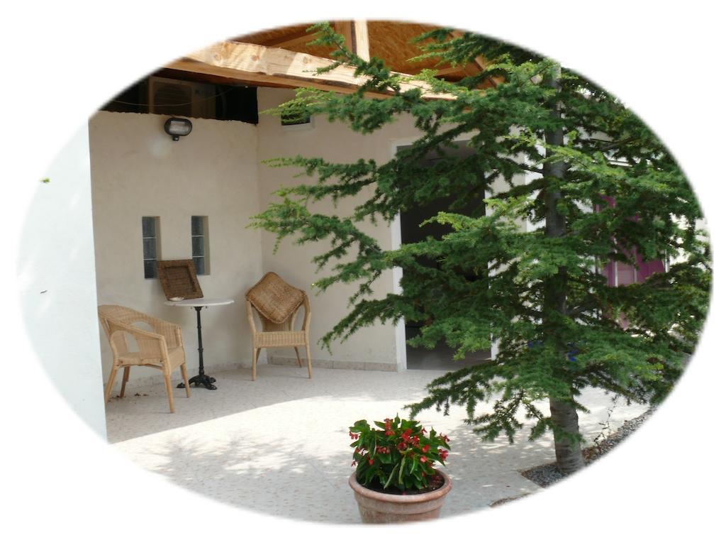 Auberge De La Couronne Lablachère Εξωτερικό φωτογραφία