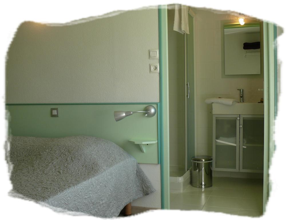 Auberge De La Couronne Lablachère Δωμάτιο φωτογραφία