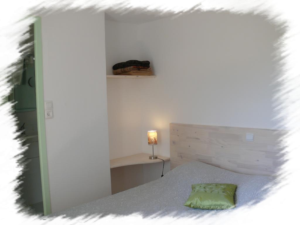 Auberge De La Couronne Lablachère Δωμάτιο φωτογραφία