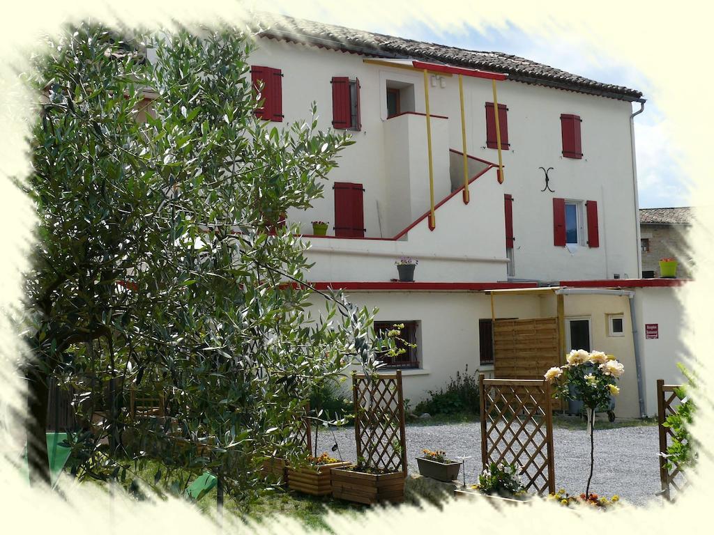 Auberge De La Couronne Lablachère Εξωτερικό φωτογραφία
